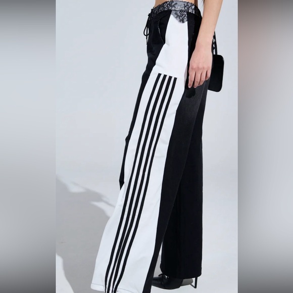 Nwt AKIRA Women's Black and White Striped track and denim pant Joggers size XL - Picture 4 of 5